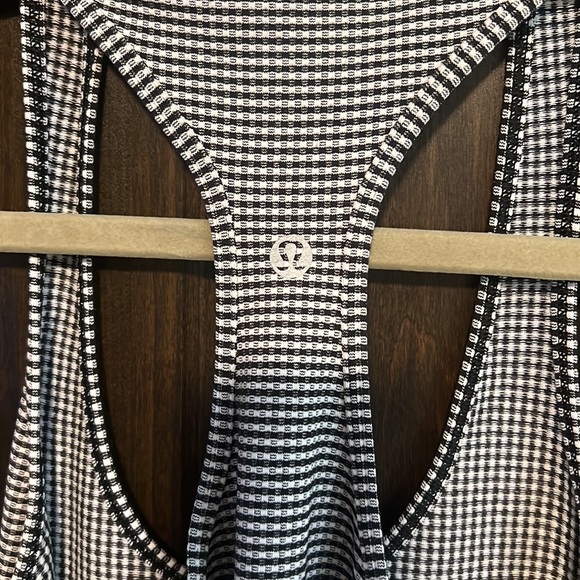 Lululemon Cool Racerback size 6 - Picture 3 of 4